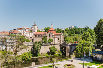 Imagem da icónica Ponte de São Gonçalo sobre o rio Tâmega, um dos principais símbolos históricos da cidade de Amarante
