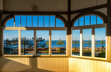 Bäderarchitektur am Strand von Göhren, Pavillion am Festplatz, Rügen, Mecklenburg-Vorpommern, Deutschland