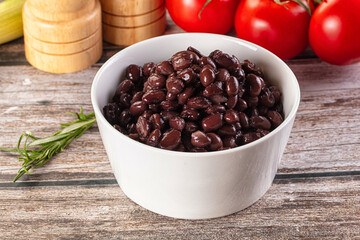 Canned black beans in the bowk