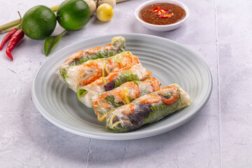 Vietnamese spring roll with prawn