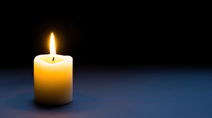 Single Lit Candle in Dark Room with Soft Glow – Symbol of Hope, Calm, Solitude, and Reflection – Minimalist Lighting Concept with Empty Copy Space