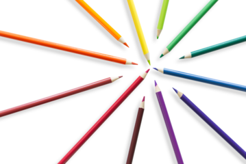 Freigestellte Buntstifte im Kreis angeordnet. Von den Primärfarben bis zu den Tertiärfarben. Geeignet für Grußkarten für zum Beispiel eine Schuleinführung.