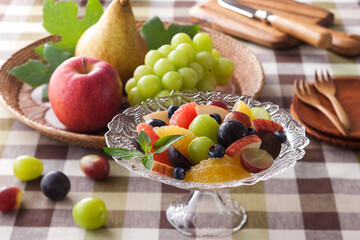 【フルーツ盛り合わせ】贅沢感ある豊かな香りと彩り。秋の味覚。シャインマスカット・サニードルチェ・ピオーネ。