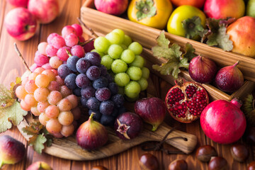 【葡萄】シャインマスカット・巨峰・ゴルビー・クインニーナ。4種の葡萄。秋の味覚。