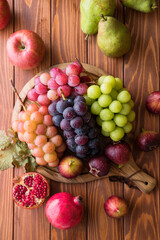 【葡萄】シャインマスカット・巨峰・ゴルビー・クインニーナ。4種の葡萄。秋の味覚。