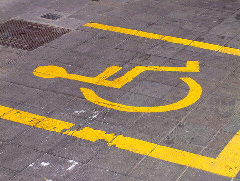 Behindertenparkplatz