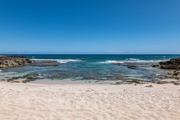 Calcareous reef rock and marine sediment (Pleistocene), Chiefly emerged coral reefs, Reefs consist...