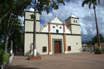  As in almost all of Venezuela, the predominant religion is Catholic, hence the large number of small and large churches.