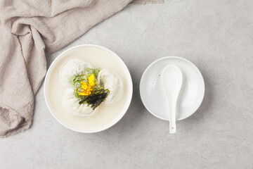  Dumplings are food made by kneading flour or other dough and filling it with vegetables, meat, and noodles.