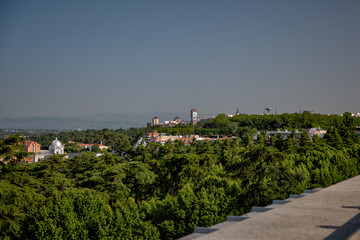 Obraz premium Madrid, Spain - May 31, 2025: Views from the plaza in front of the Almudena Cathedral in the Centro district of Madrid in Spain 