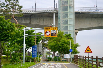 Speed Display and Pedestrian Warning near Gyeyang Bridge Elevator