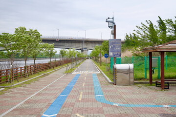 Wayfinding Signs and Rest Area Near Ara West Sea Lock