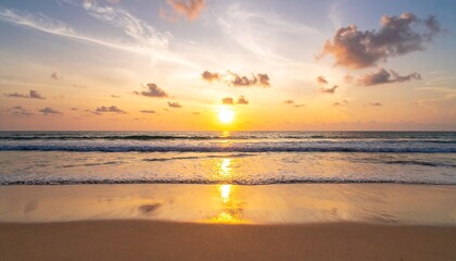 Obraz premium Spectacular Sunset Over Ocean Beach Golden Hour Seascape Photography