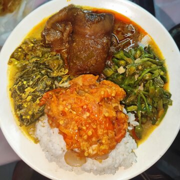 Gulai tunjang dan tumis genjer