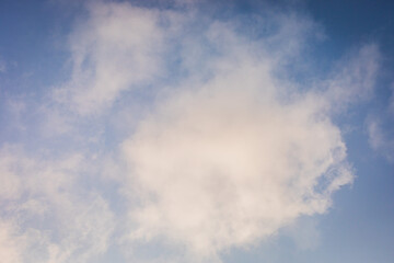 Cielo con nubes abstractas