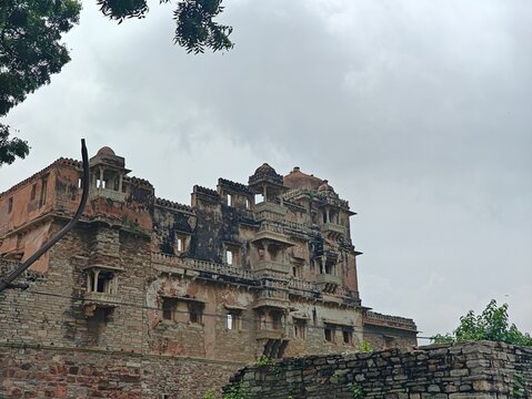 Chittorgarh Fort in Rajasthan, India &mdash; the largest fort in India and a UNESCO World Heritage Site &mdash; showcases Rajput valor, medieval architecture, and historic palaces, temples, and towers.