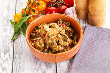 Roasted beef with cream sauce