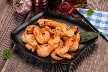 Steamed red prawn with spices