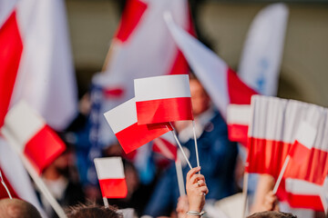 Powiewająca flaga Polski