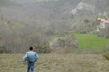 Caminando por el campo de Italia