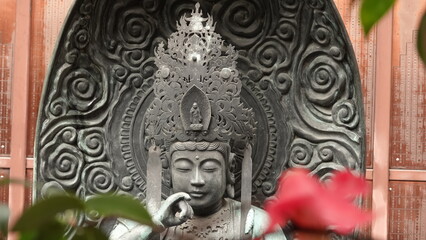 日本の寺の石像