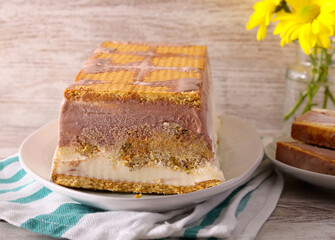 cake with chocolate, vanilla and pistachio layers
