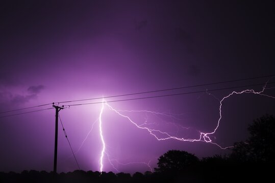 Lightning in the night 