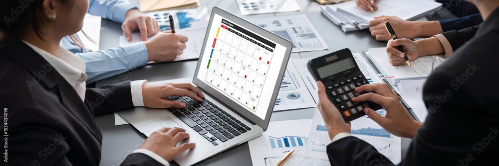 Aufkleber business intelligence and data analysis concept. analyst team working on financial data analysis das