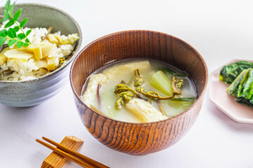 わらび入り味噌汁