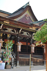 夏の北野天満宮　拝殿(京都市上京区)