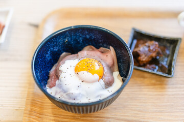 Buffet Garden veggie＋のローストビーフ丼