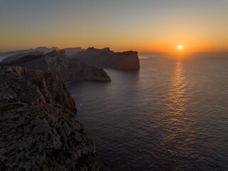 Faro de Formentor al atardecer en la Isla de Mallorca, Baleares