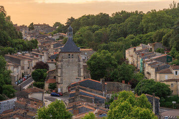 Die Garonne und die Stadt Bordeaux in Frankreich