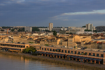 Naklejka premium Die Stadt Bordeaux an der Garonne in Frankreich