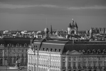 Bordeaux und die Garonne in Frankreich