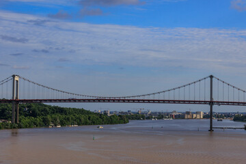 Auf der Garonne bei Bordeaux in Frankreich