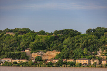 Auf der Garonne bei Bordeaux in Frankreich