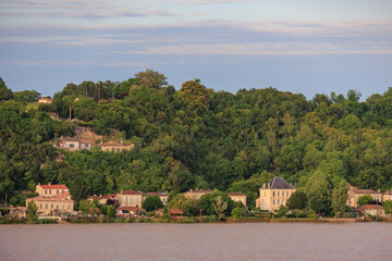 Fototapeta premium Bordeaux und die Garonne in Frankreich