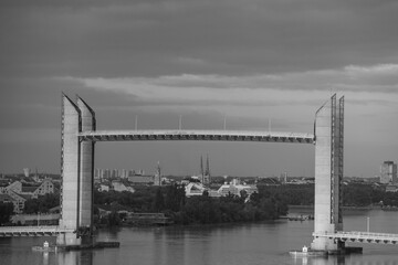 Naklejka premium Morgenstimmung an der Garonne bei Bordeaux
