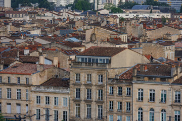 Fototapeta premium die franzöische Stadt Bordeaux an der Garonne