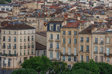 die franzöische Stadt Bordeaux an der Garonne