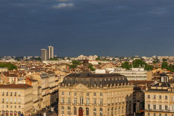 Obraz premium die franzöische Stadt Bordeaux an der Garonne