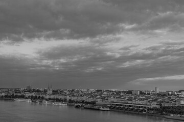 Fototapeta premium Bordeaux an der garonne in Frankreich