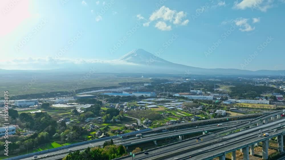 Poster 平野を走る高速道路と富士山の風景　空撮　日本の物流