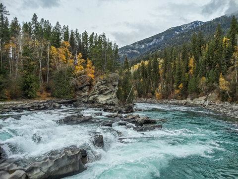 Rearguard falls sur la route du parc natonal de Jasper au Canada