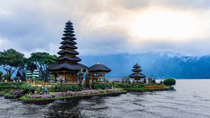 Obraz premium Pura Ulun Danu Bratan in Bali, Indonesia