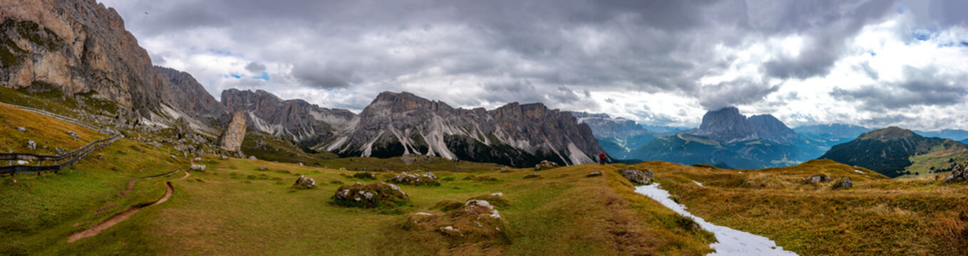Hiking the Col Raiser, Dolomites