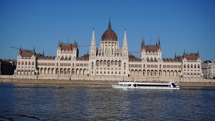 parliament building in budapest