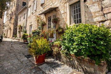 kleine Gasse in Perast
