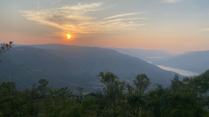 Obraz premium sunset in the mountains